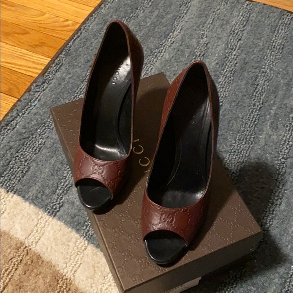 Gucci Open Toed Sandals